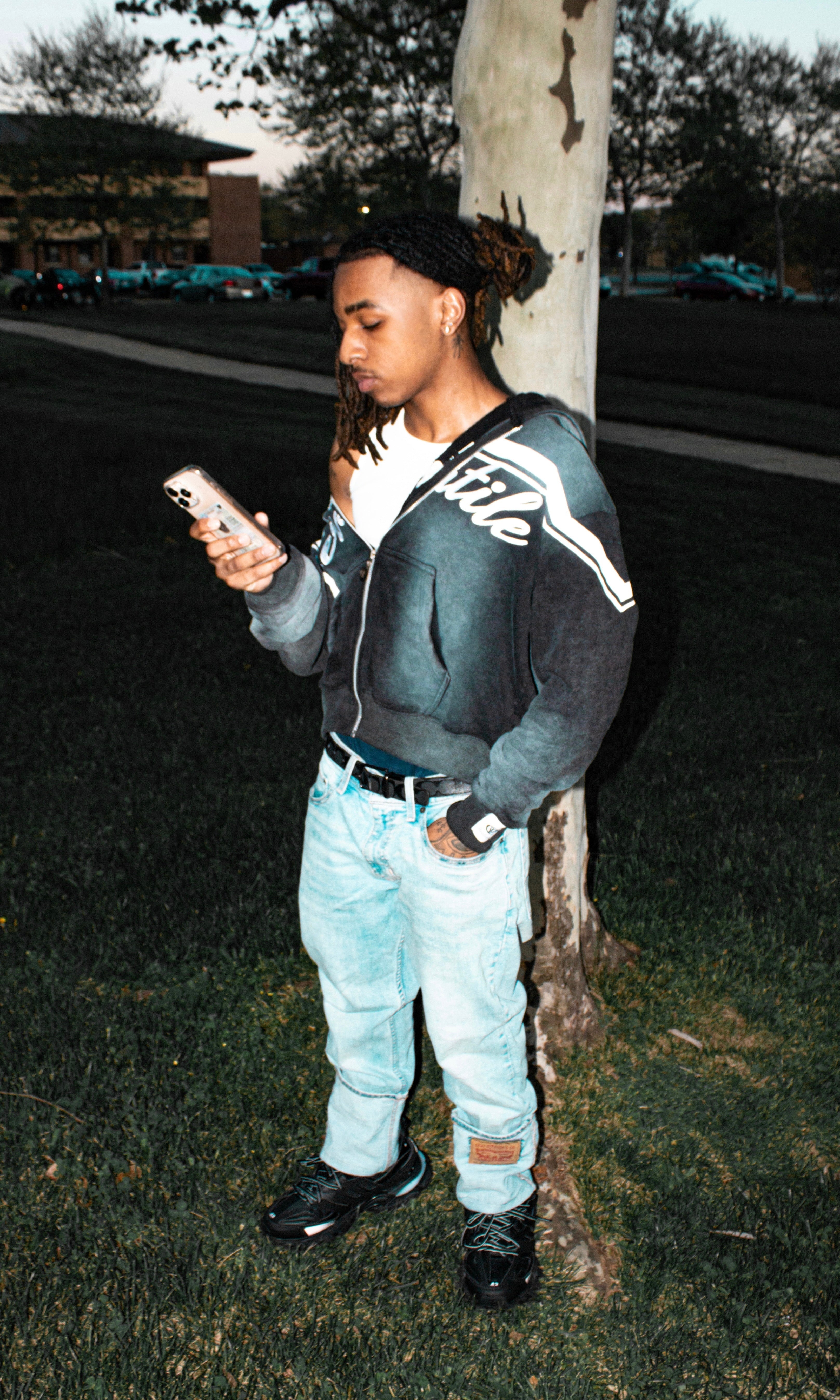 Versatile v.1 Box Hoodie (zip up addition)